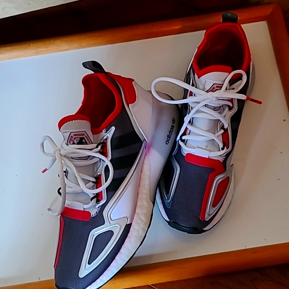 Adidas Sneakers